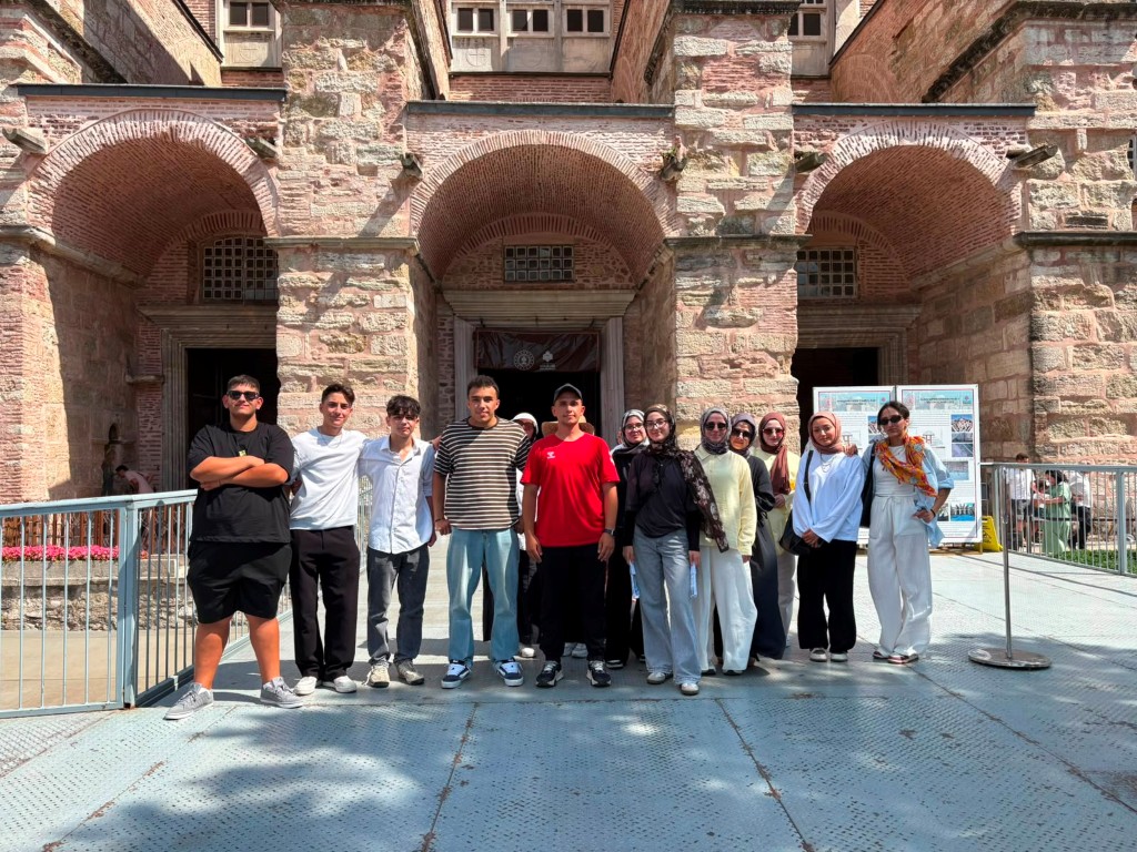 duzceli-gencler-halicte-kurek-cekti-istanbulu-gezdi-11-032313