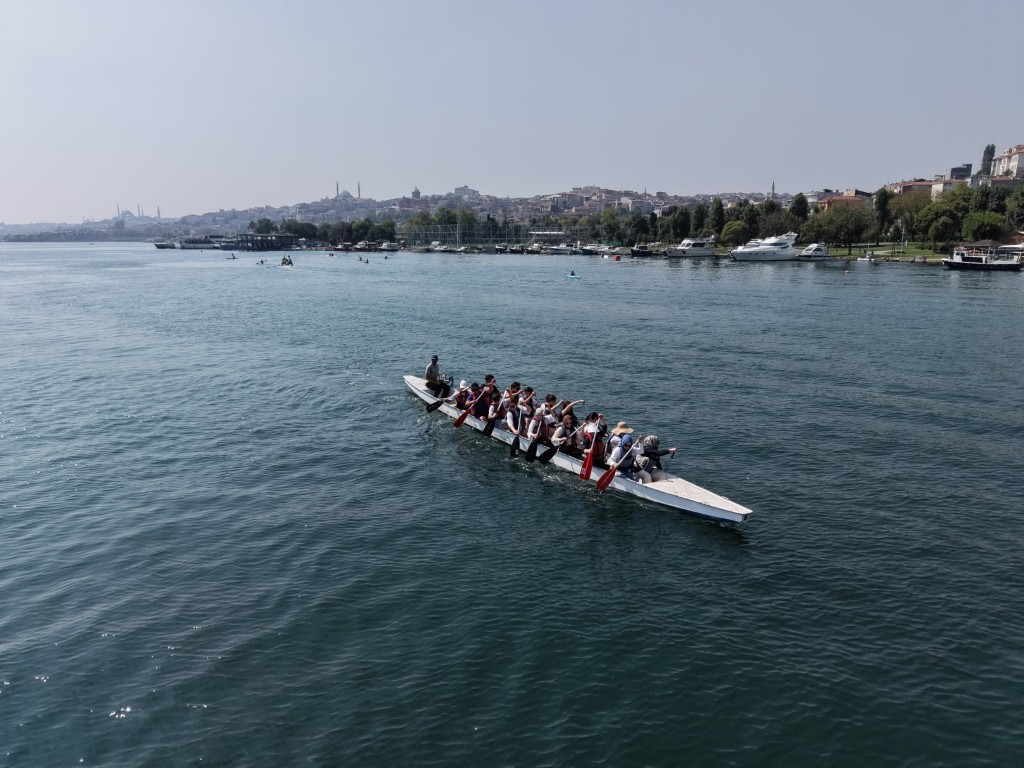 duzceli-gencler-halicte-kurek-cekti-istanbulu-gezdi-4-032316