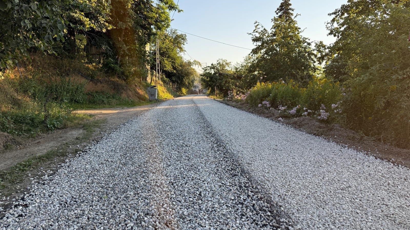 Gölyaka Bakacak Köyü’nde yol çalışmaları tamamlandı