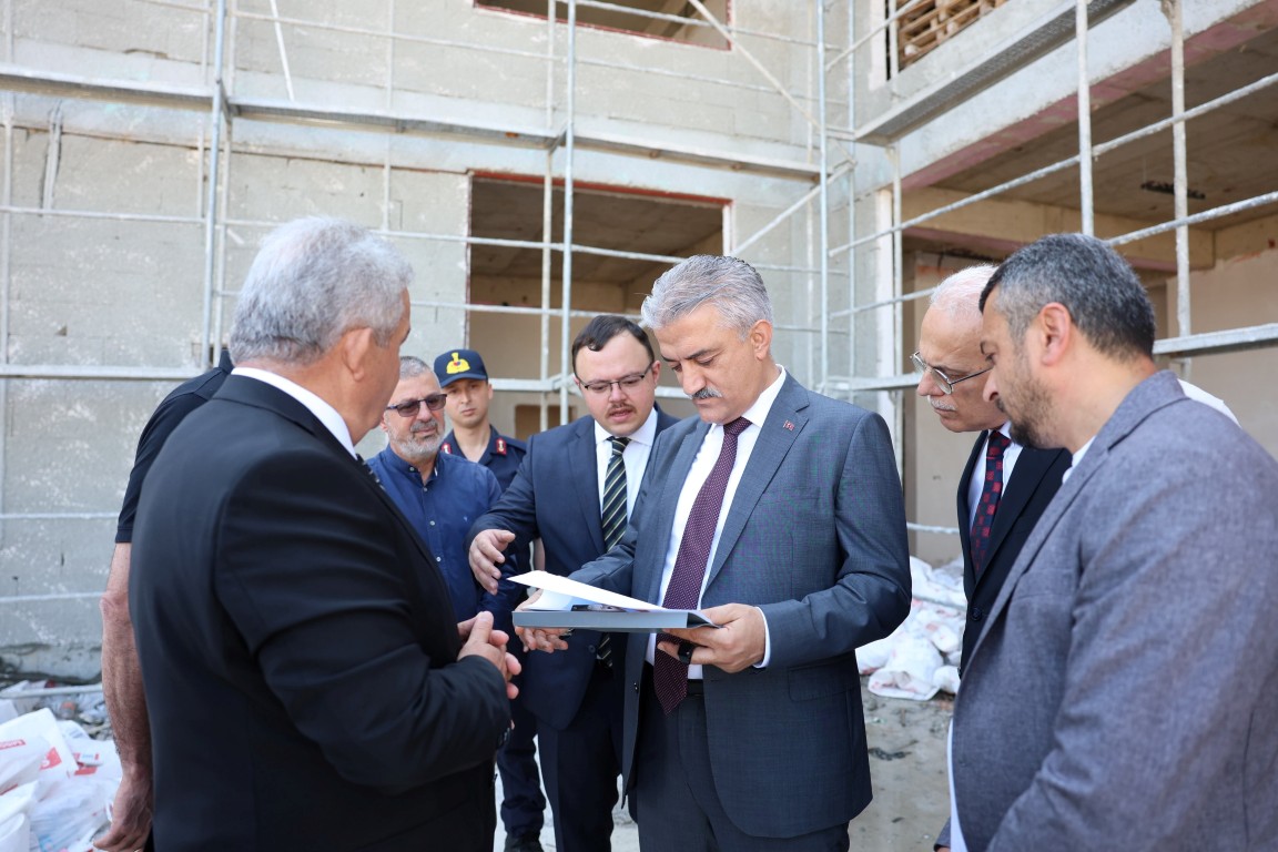 kaynaslinin-yeni-genclik-merkezi-sekilleniyor-vali-makas-inceledi-1-114739