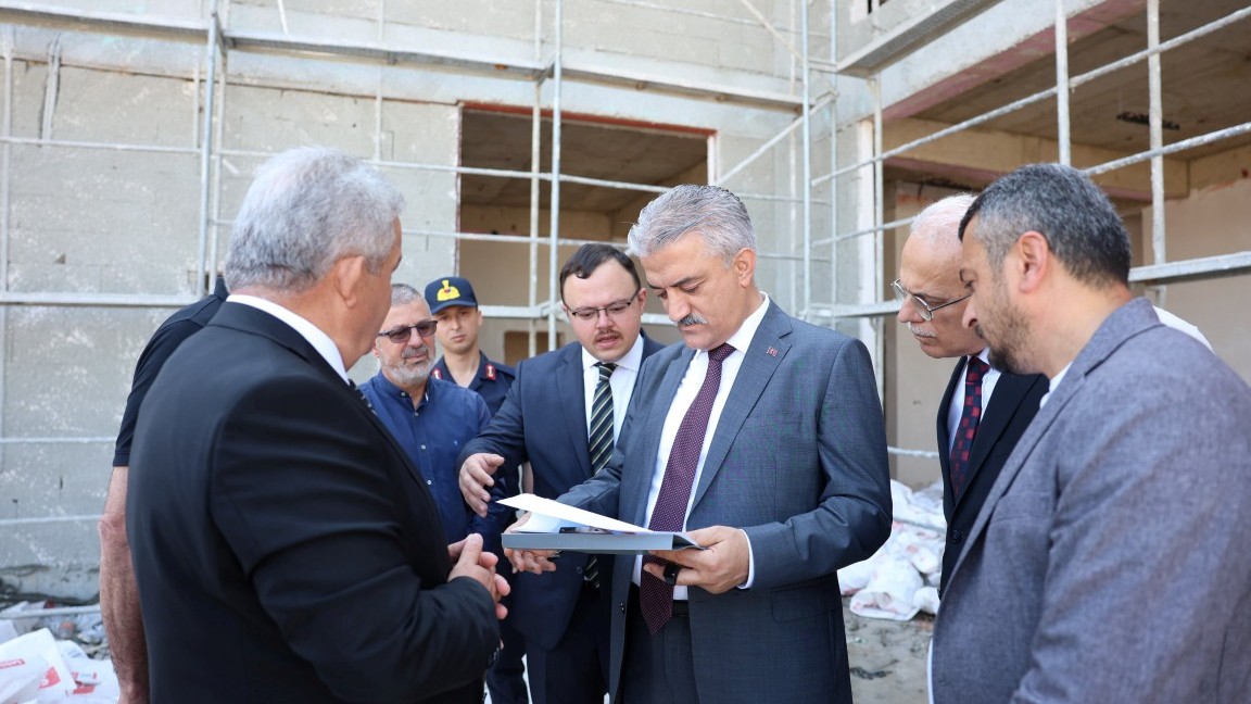 Kaynaşlı'nın Yeni Gençlik Merkezi Şekilleniyor: Vali Makas İnceledi