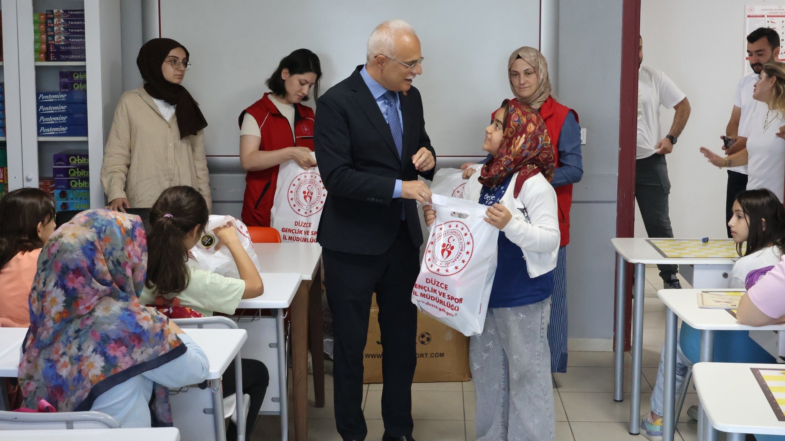 Düzce’de Gençlik Yaz Kulübü öğrencileri Arslantürk’le buluştu