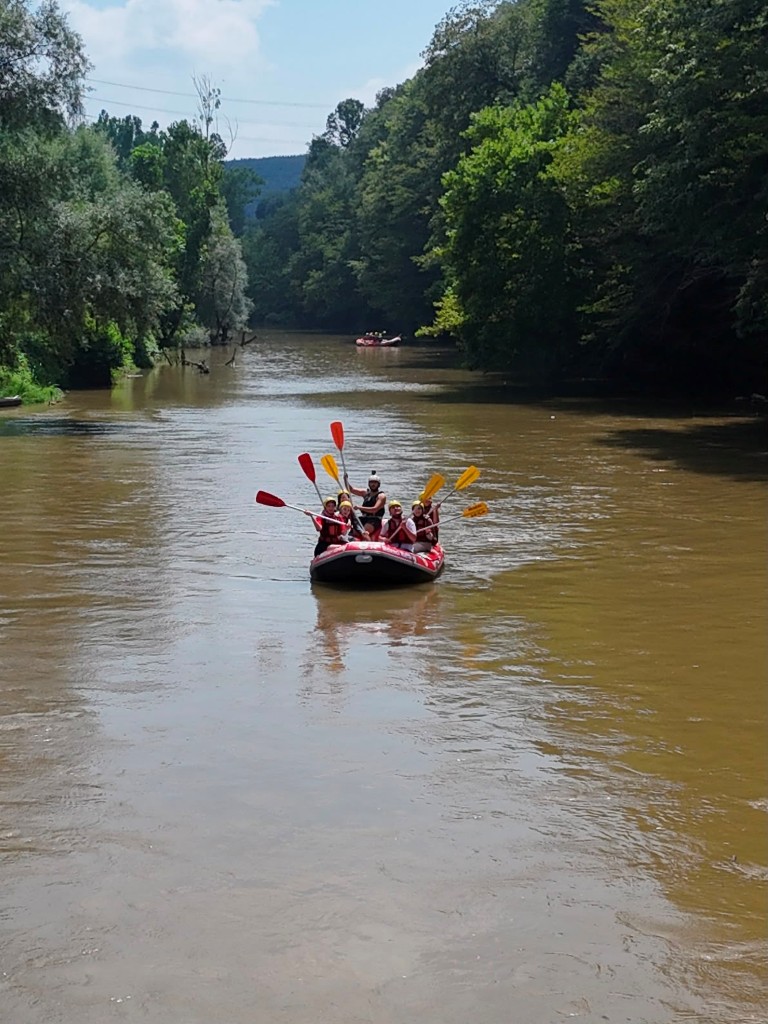 duzcede-30-genc-melen-cayinda-rafting-heyecani-yasadi-2-014014