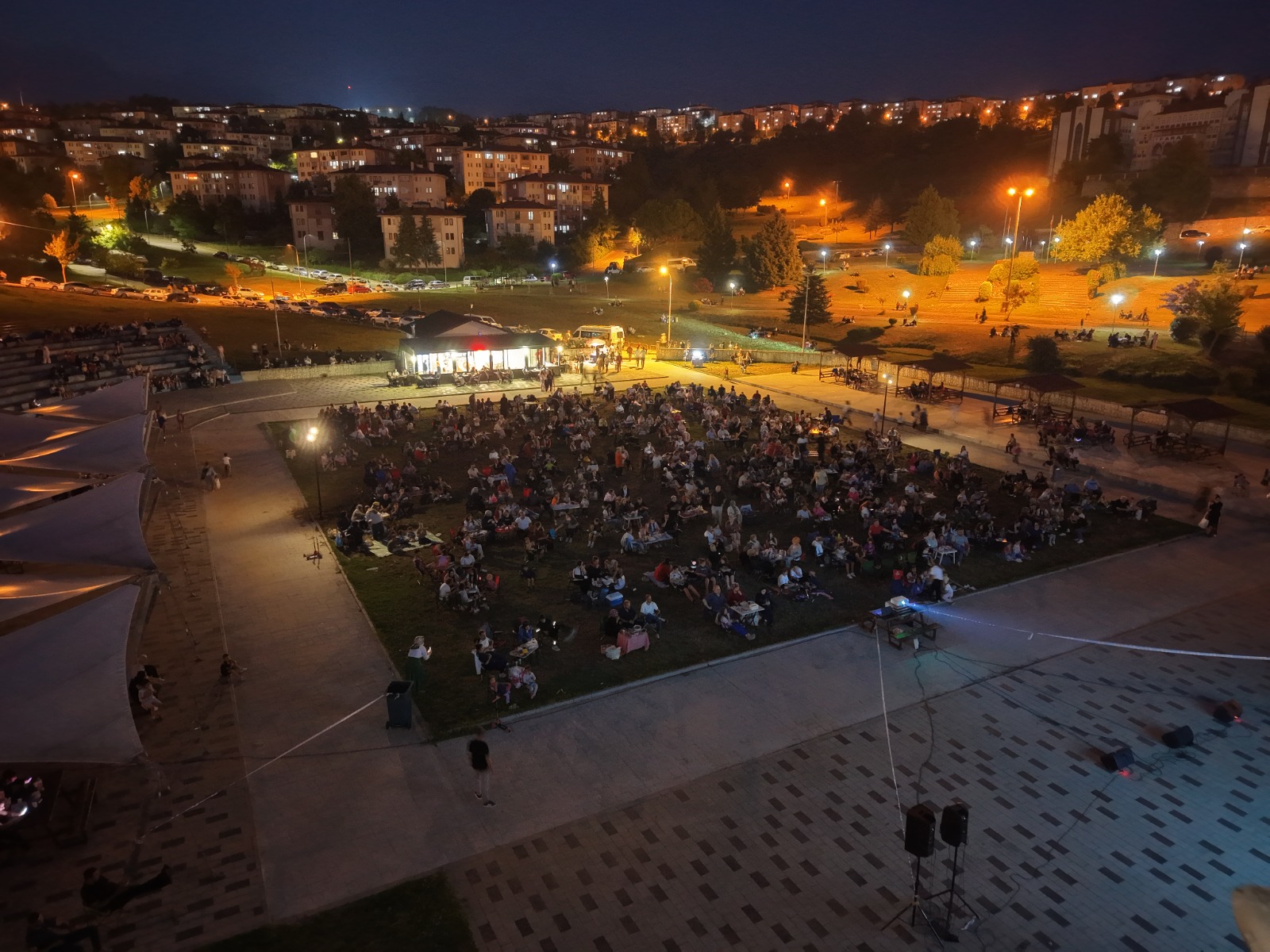 duzcede-film-izlemeye-geldi-hayatinin-surprizini-yasadi-4-032424