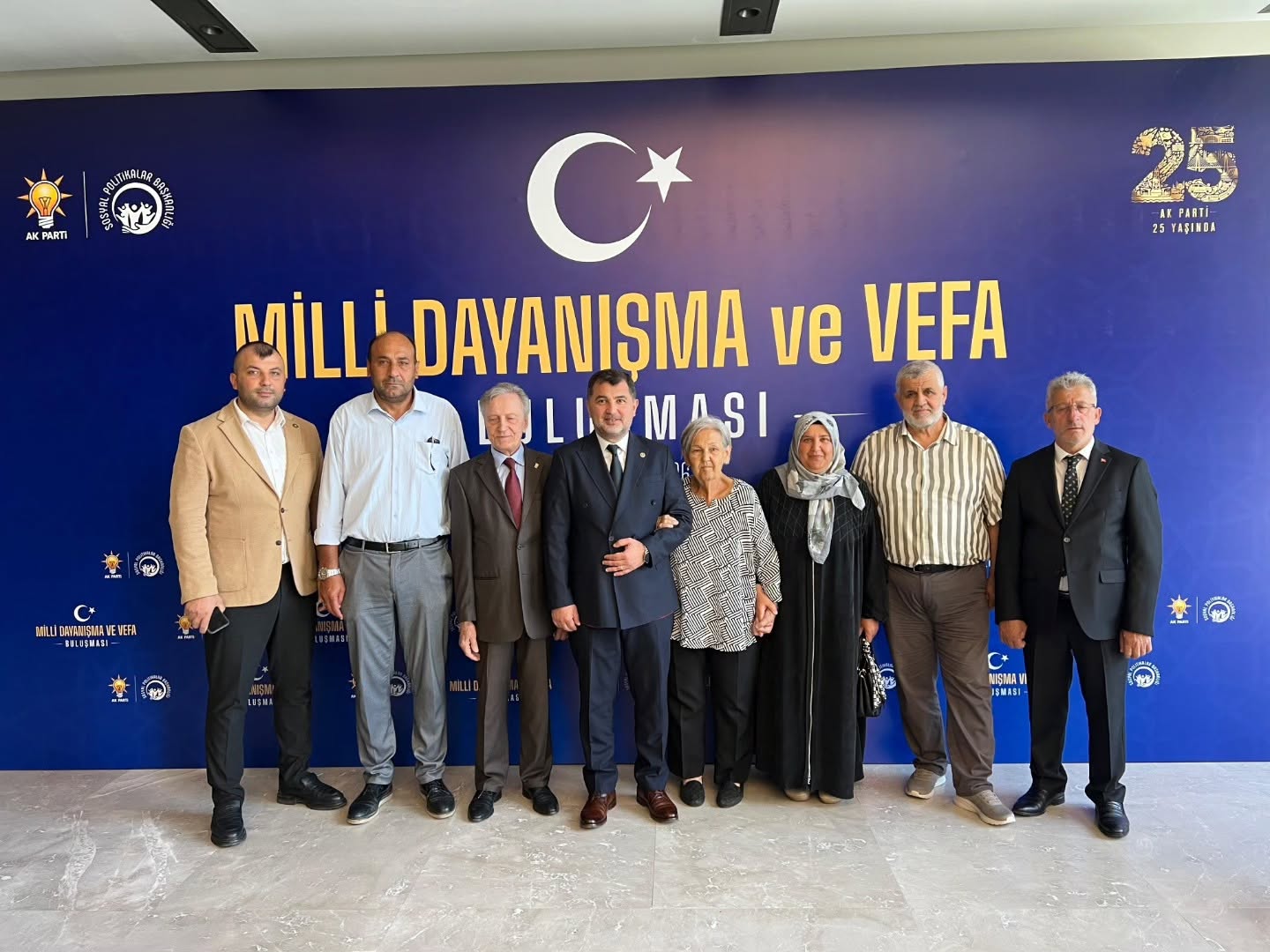 ercan-ozturk-ankarada-duzceli-sehit-aileleri-ve-gazilerle-bulustu-2-053639
