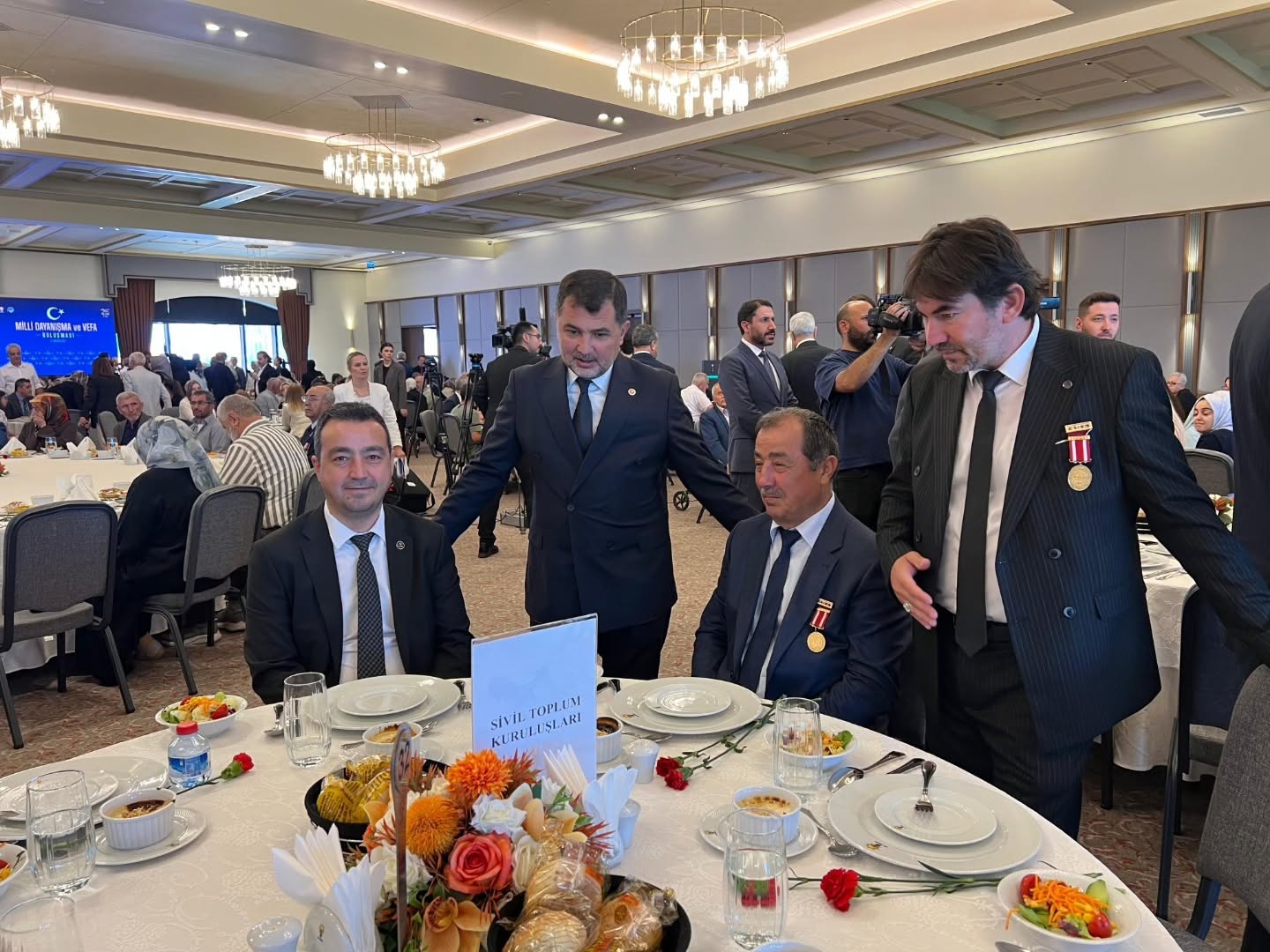 ercan-ozturk-ankarada-duzceli-sehit-aileleri-ve-gazilerle-bulustu-5-053640
