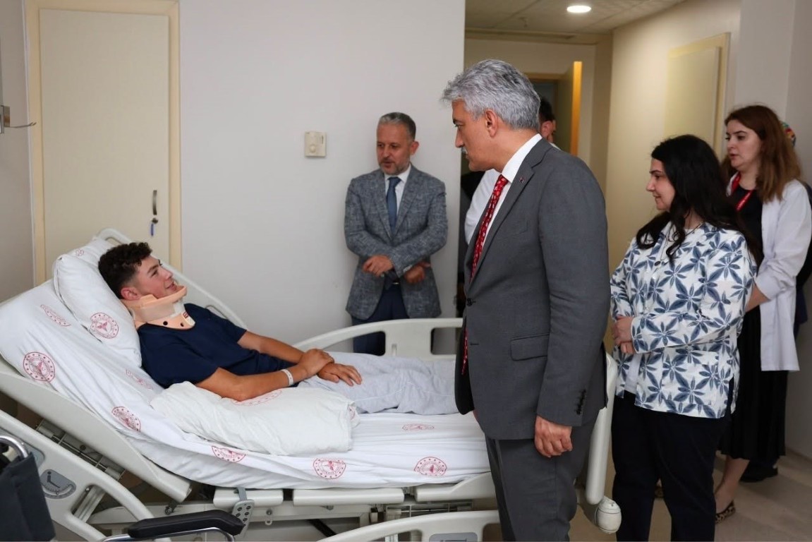 vali-mehmet-makas-duzcede-saglik-tesislerini-inceledi-2-121514
