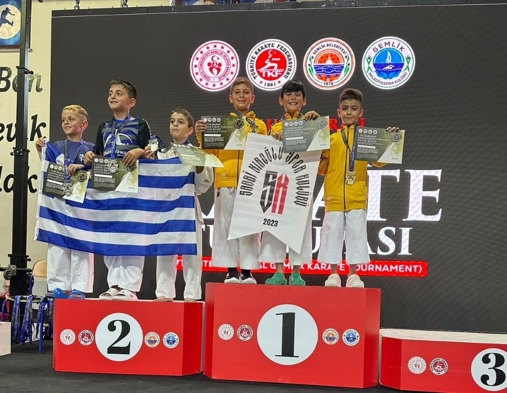 13-ulkeden-1233-sporcu-yaristi-duzceli-karatecilerden-buyuk-basari-1-124320
