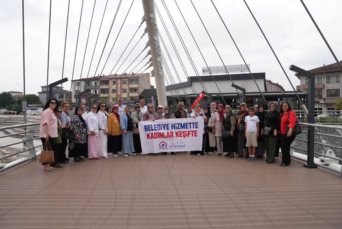 duzcedeki-buyuk-yatirimlari-yerinde-gorduler-kadinlardan-dikkat-ceken-yorum-1-121727