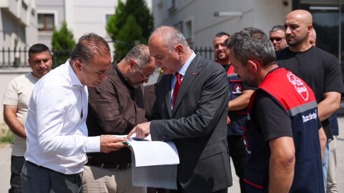 DÜZCE'DE “GÖREV SÜREM BİTTİĞİNDE, TEK BİR ASFALTSIZ SOKAK KALMAYACAK”