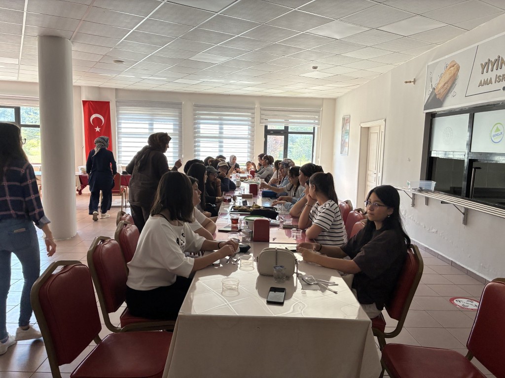 duzce-universitesi-turkiyedeki-iki-merkezden-biri-diyabetli-cocuklara-ozel-calisma-3-105018