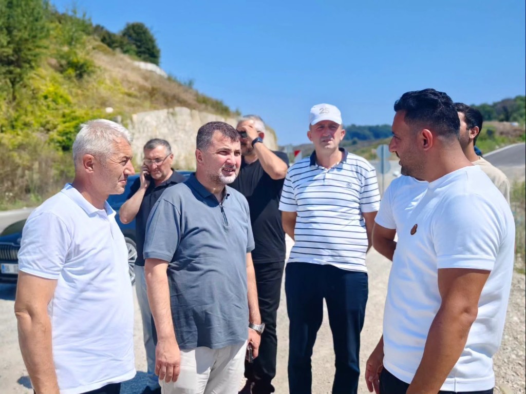yillardir-beklenen-akcakoca-melenagzi-yolunda-calismalar-basladi-4-030353