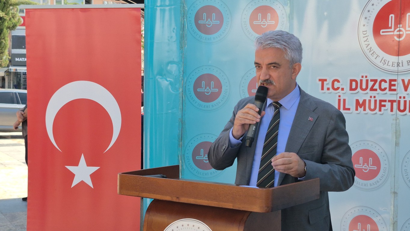 duzce-buyuk-camii-onunde-anlamli-bulusma-mesaj-guzel-ahlak-1-100545