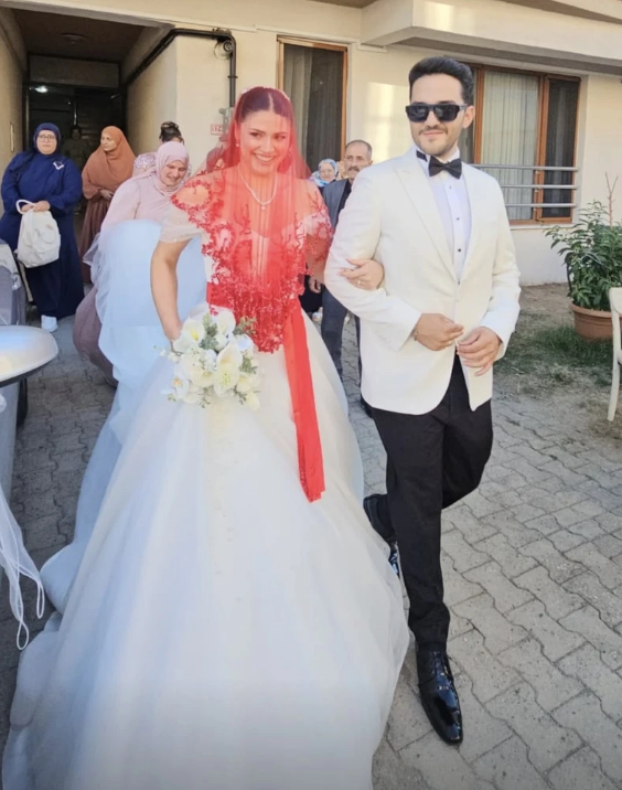 duzceli-survivor-yildizi-ayse-yuksel-evlendi-3-024550
