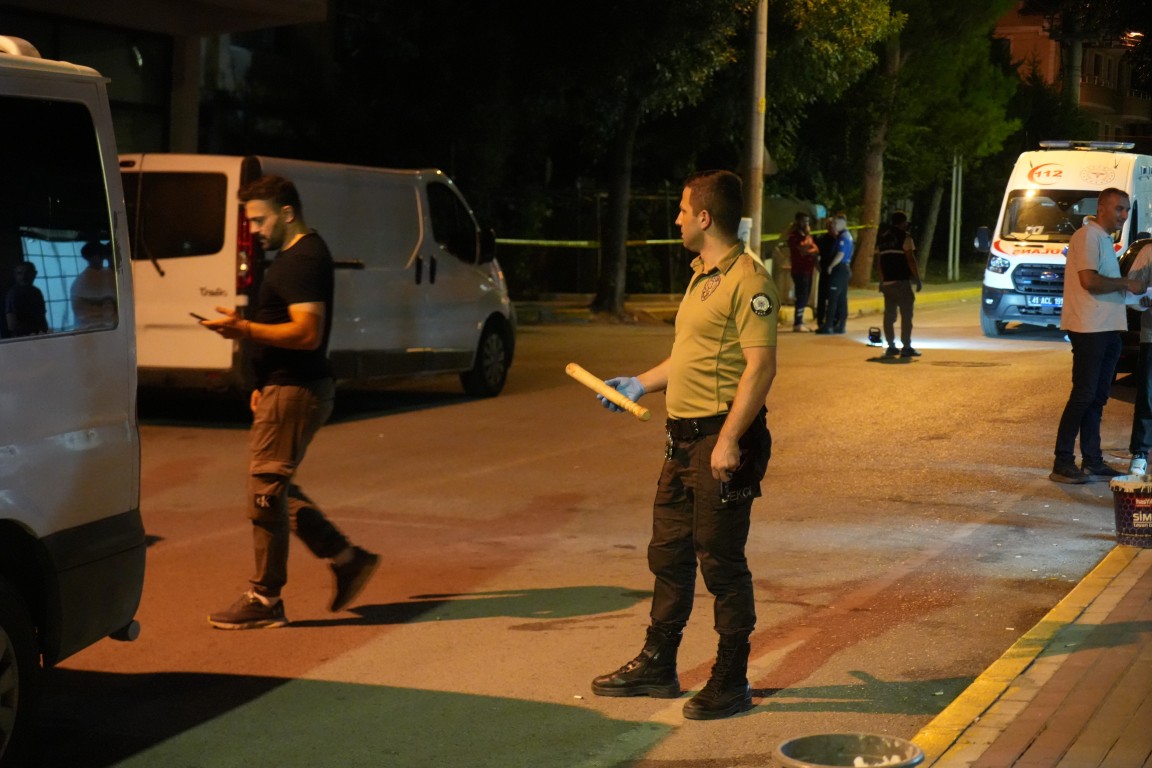 kocaelide-kovalamaca-kavgaya-donustu-5-kisi-bicaklandi-nedeni-nisanli-kiz-iddiasi-6-011336