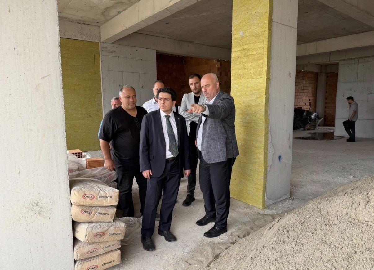 cilimli-genclik-merkezinde-son-durum-calismalar-devam-ediyor-1-012904
