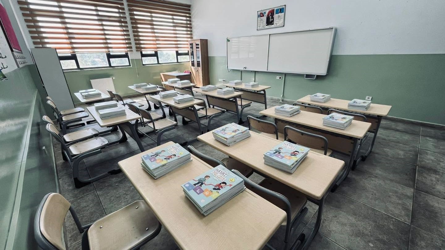 duzcede-336-okul-icin-hazirlik-basladi-1-milyon-118-bin-605-kitap-dagitiliyor-2-023804