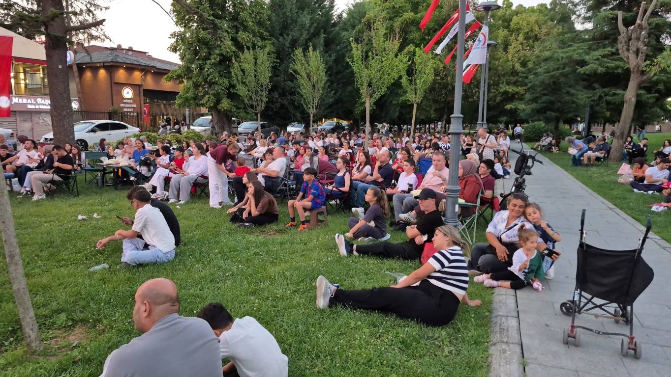 son-sayi-geldi-duzce-ayaga-kalkti-filenin-sultanlari-avrupa-sampiyonu-5-114335