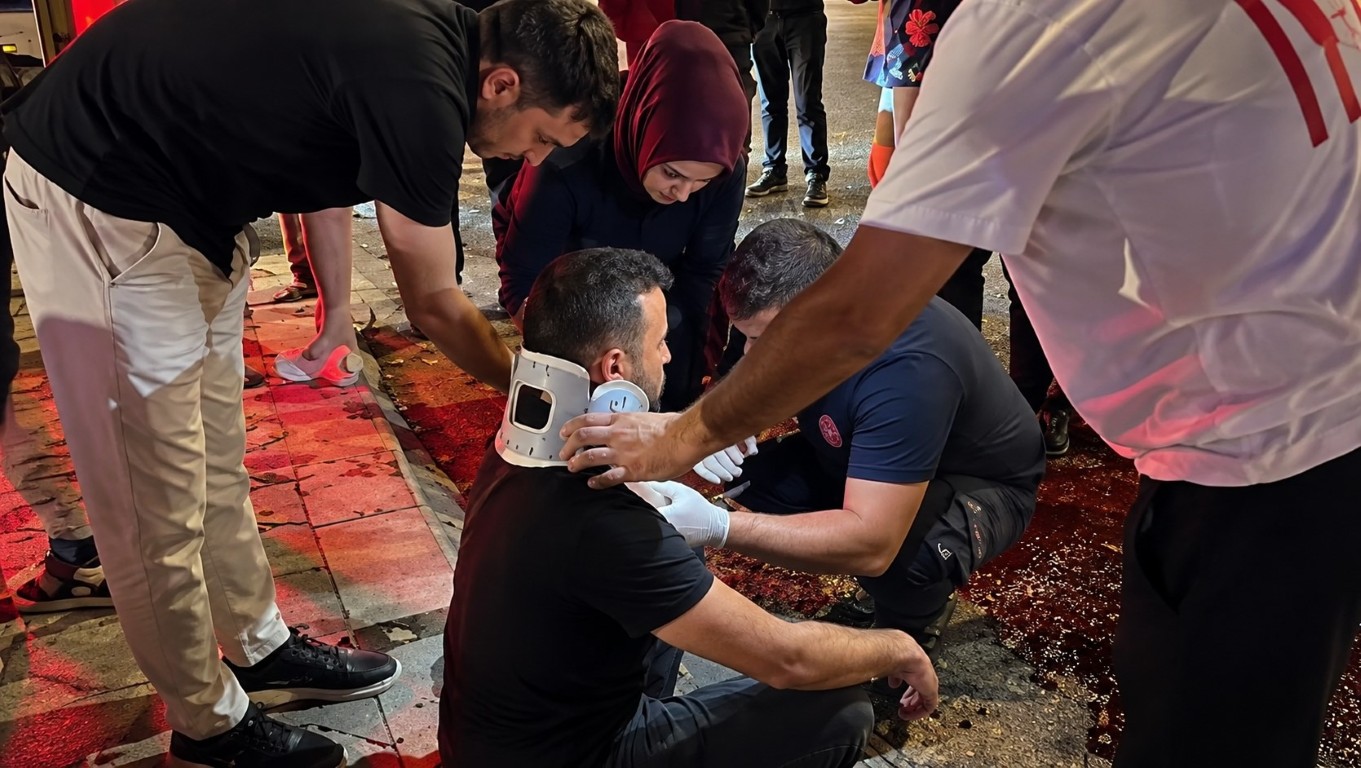 Düzce’de Metek Kavşağı’nda gece kazası: 3 yaralı