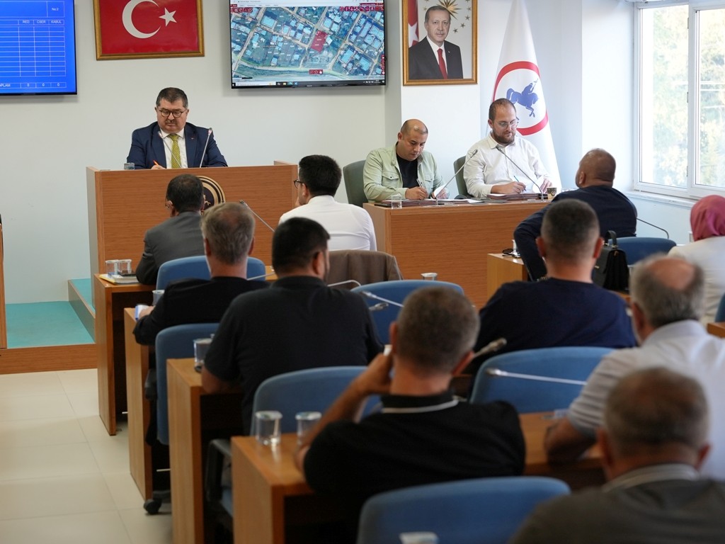 duzce-belediye-meclisinde-21-gundem-maddesi-karara-baglandi-5-035416