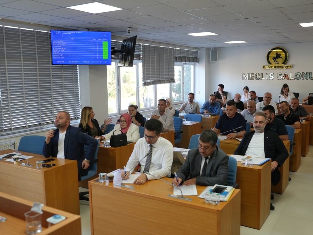 duzce-belediye-meclisinde-21-gundem-maddesi-karara-baglandi-6-035417