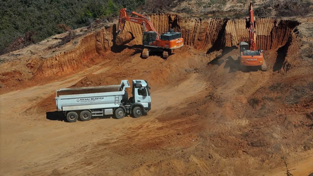 akcakoca-kocaali-yolunda-dev-calisma-1-milyon-metrekup-hafriyat-yapilacak-1-014102