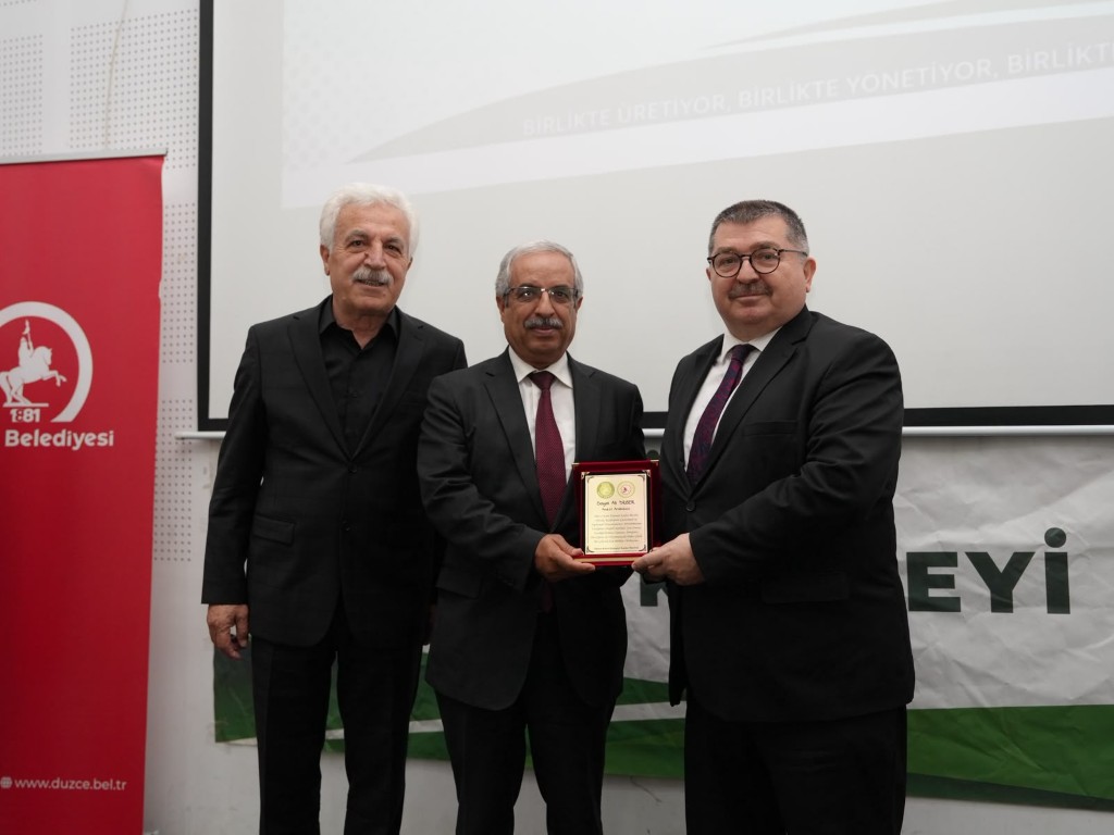 Düzce Kent Konseyi Genel Kurulu'ndan kareler: İki yıllık yönetim belirlendi
