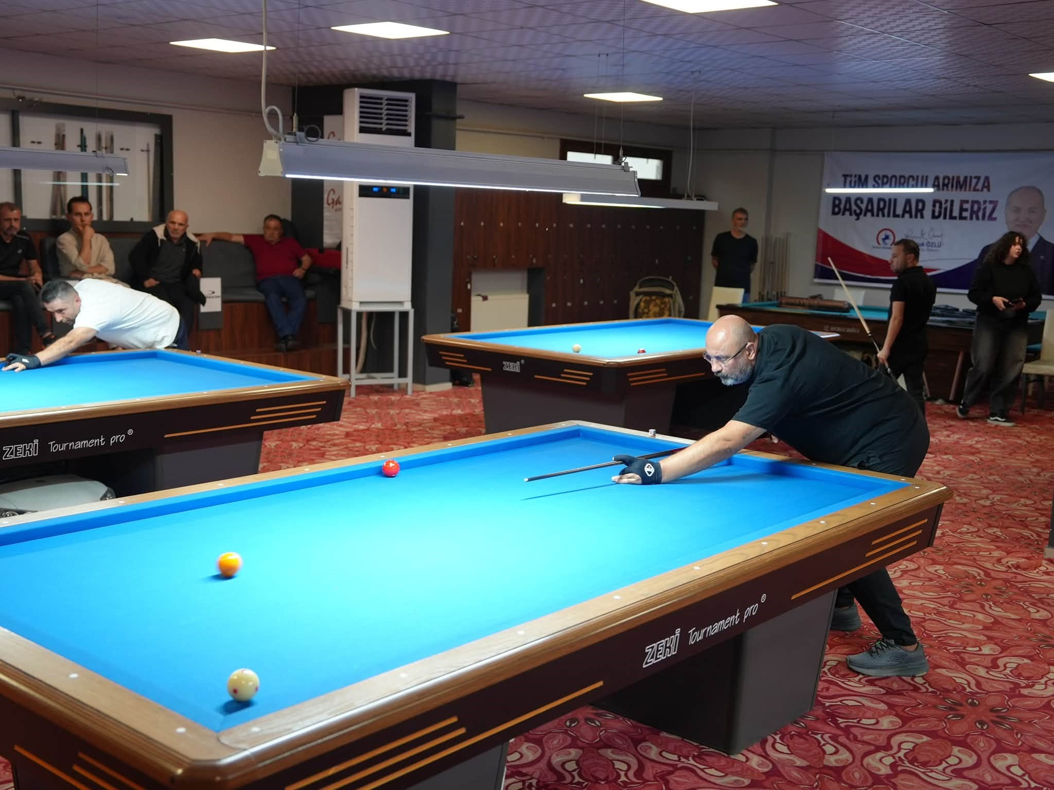 duzcede-160-sporcu-bilardo-masasinin-basinda-sampiyon-pazar-gunu-belli-olacak-1-100849