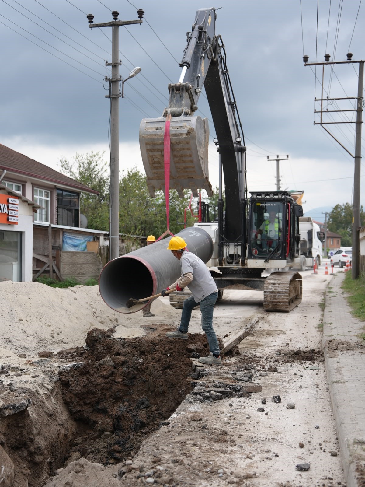 duzcenin-icme-suyu-sebekesinde-yeni-asama-41-kilometreye-ulasildi-1-070449