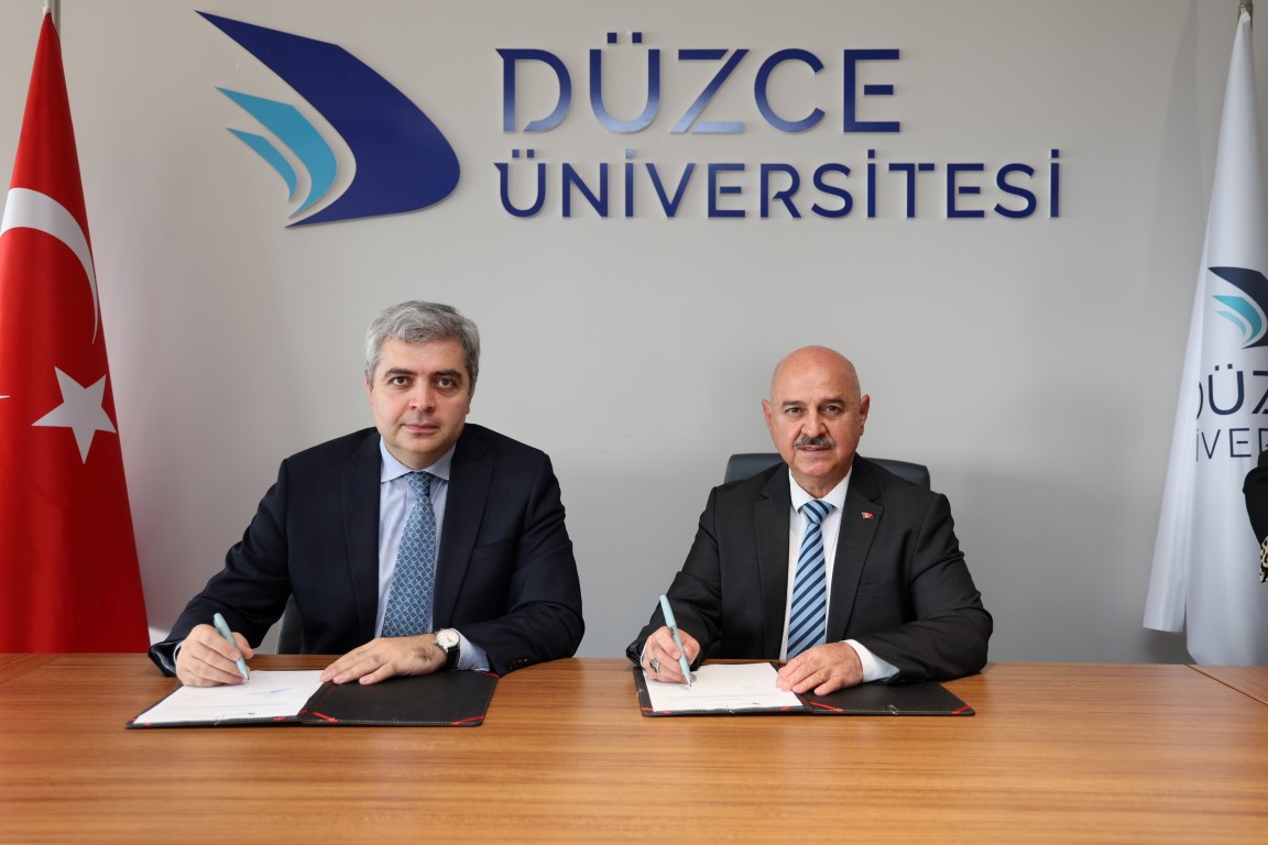 gurcistan-buyukelcisi-duzcede-akademik-is-birligi-masaya-yatirildi-2-024044