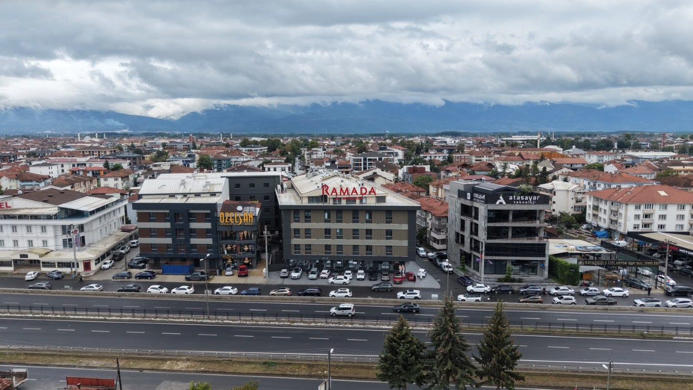 ramada-by-wyndham-duzcenin-resmi-acilisi-yapildi-114-oda-231-yatak-11-110551