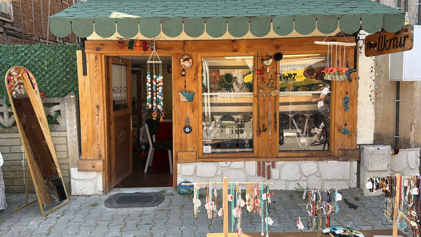 once-hobi-olarak-basladi-simdi-kendi-isinin-sahibi-akcakocada-uretiyor-3-031625