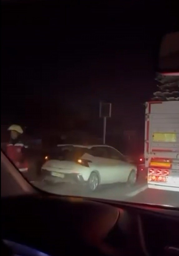 arifiyede-polis-otosunun-da-karistigi-kazada-isa-himmetoglu-hayatini-kaybetti-4-090533