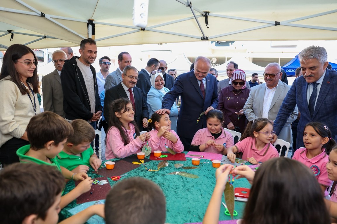duzce-bilim-senliginde-protokol-acilisi-ozluden-bilim-merkezi-aciklamasi-16-081852