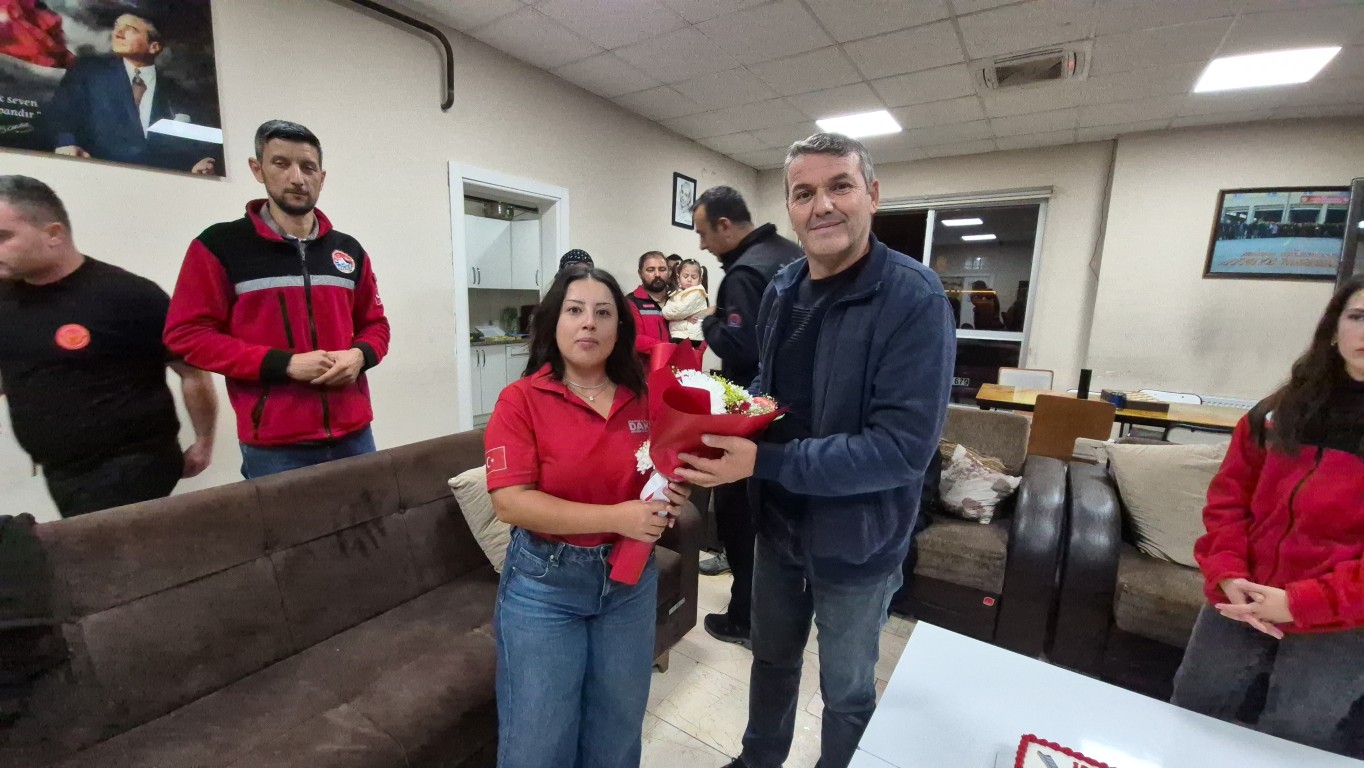 afetlerde-omuz-omuza-calisiyorlar-dakeden-duzce-itfaiyesine-vefa-6-042541