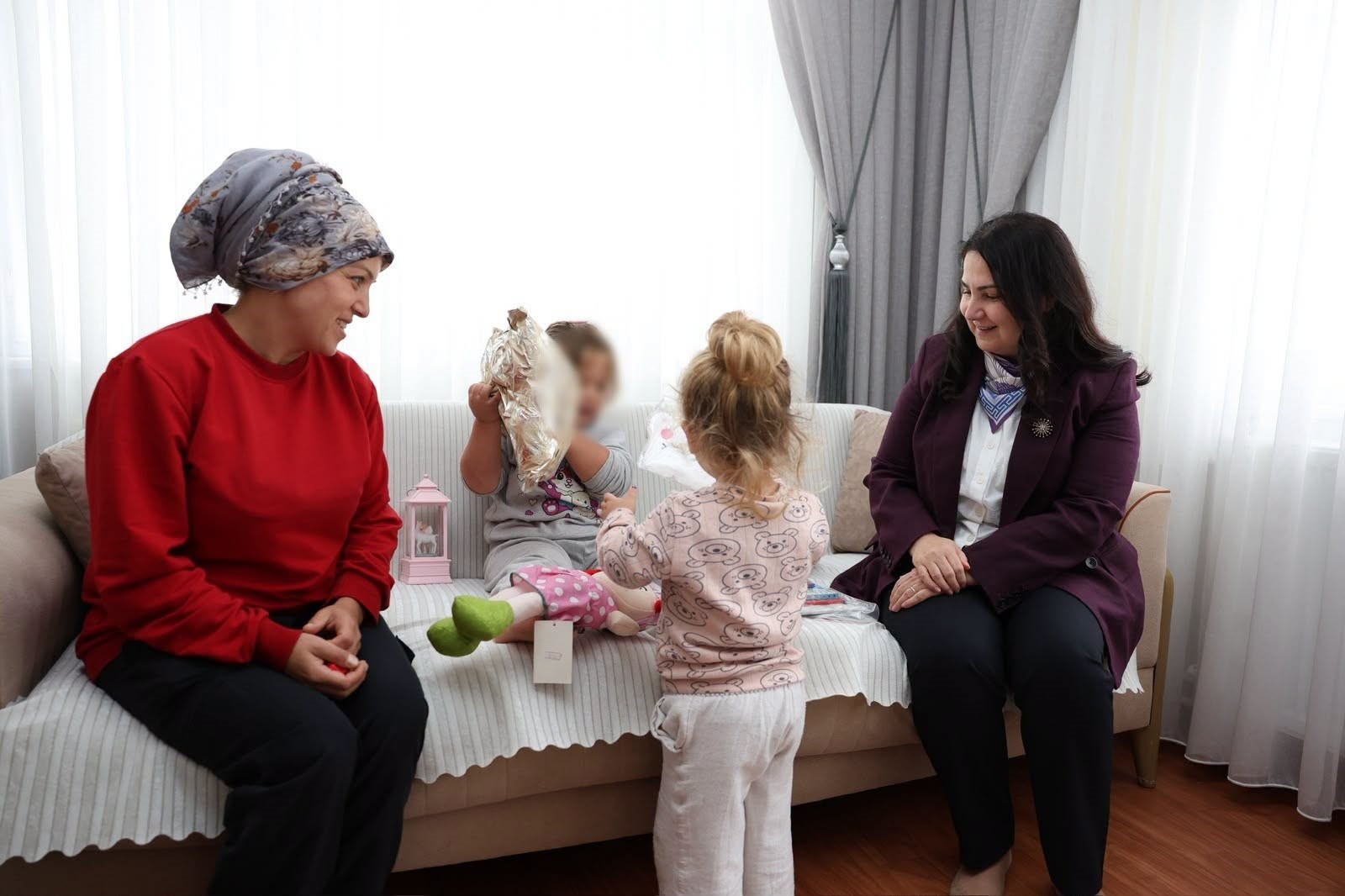 elif-makas-cocuklarla-bir-araya-geldi-talep-ve-beklentilerini-dinledi-3-034449