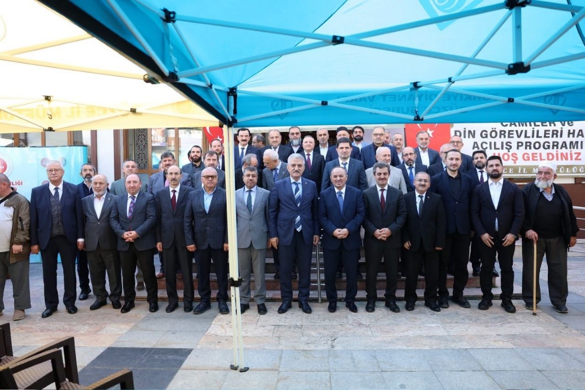 duzcede-din-gorevlileri-merkez-buyuk-camiinde-bulustu-4-085949