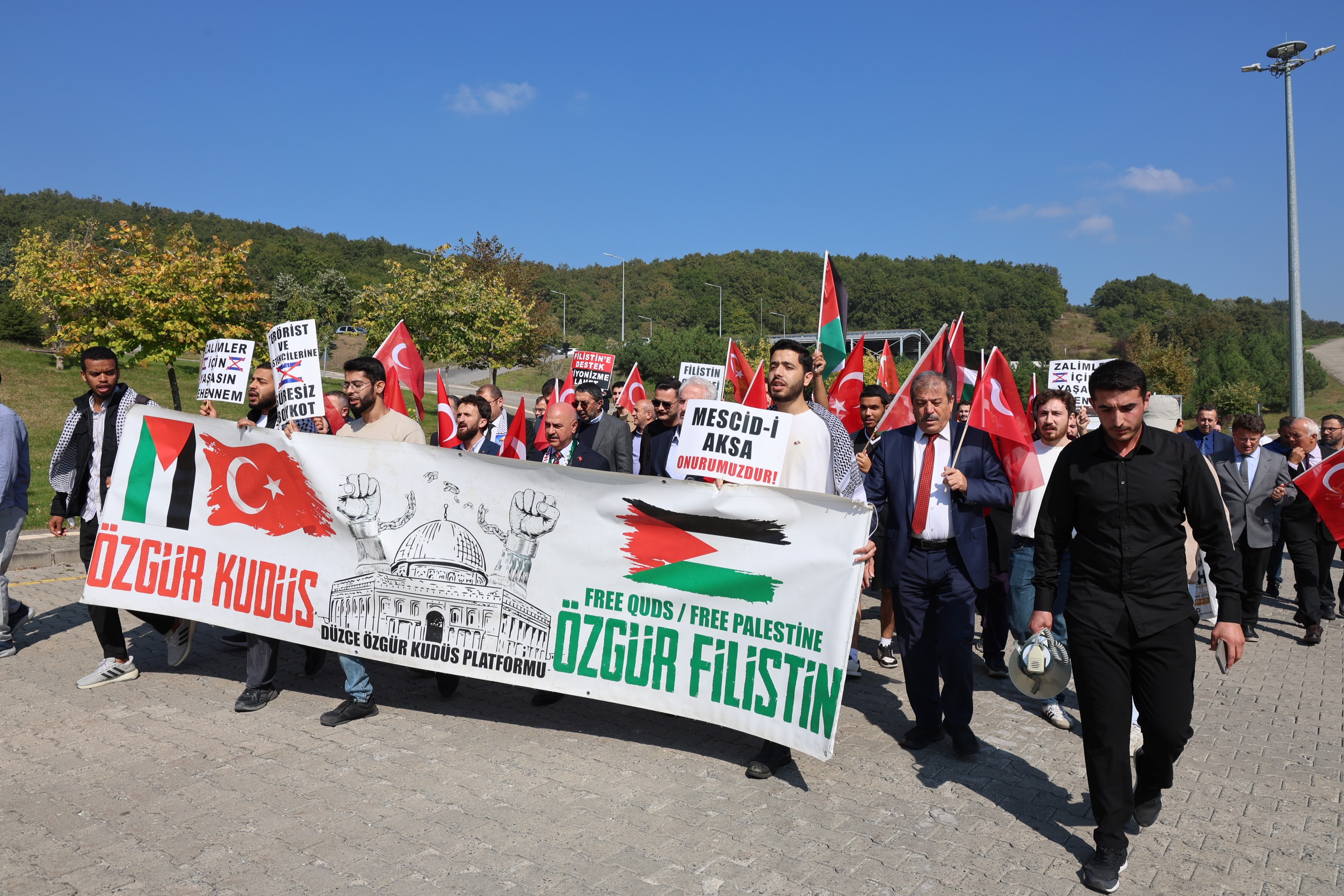 duzcede-universite-ogrencileri-filistin-icin-yurudu-3-101510