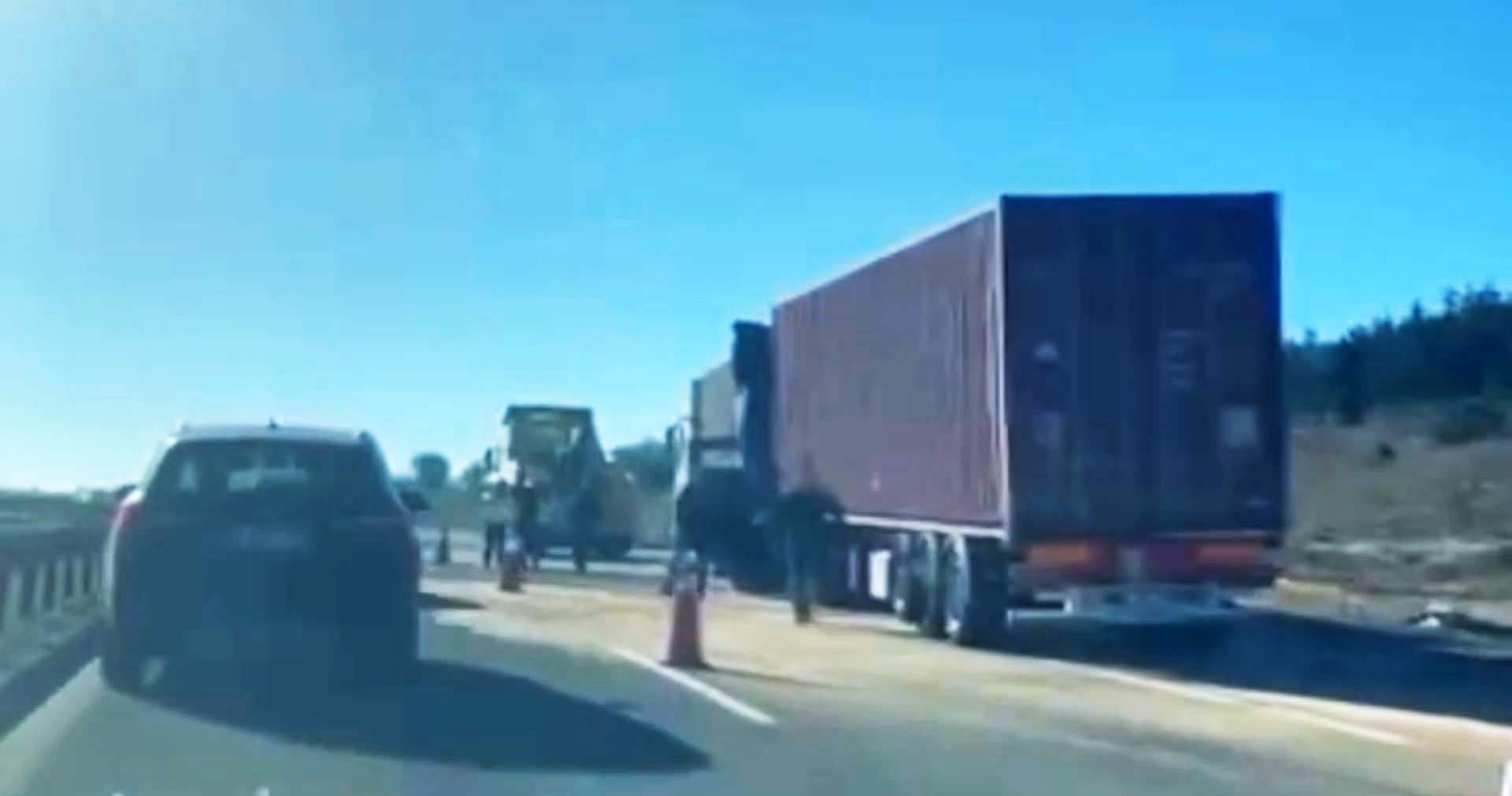 anadolu-otoyolunda-tir-kazasi-mert-becit-yasamini-yitirdi-072229