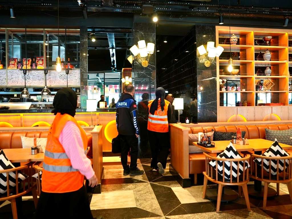 Düzce'de lokanta ve restoranlara denetim! Ekipler işletmeleri tek tek kontrol etti
