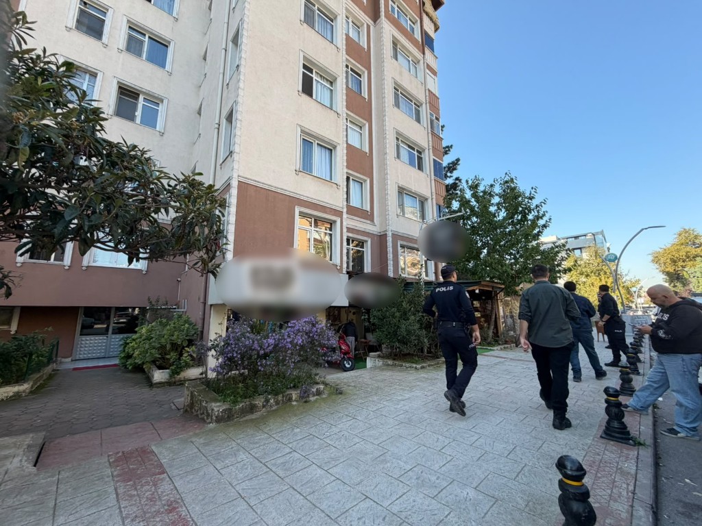 esini-tabancayla-4-el-ates-ederek-oldurdur-3-071411