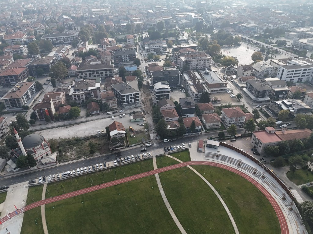 duzcede-300-metrelik-yesil-yol-icin-calismalar-basladi-iki-park-baglanacak-10-061318