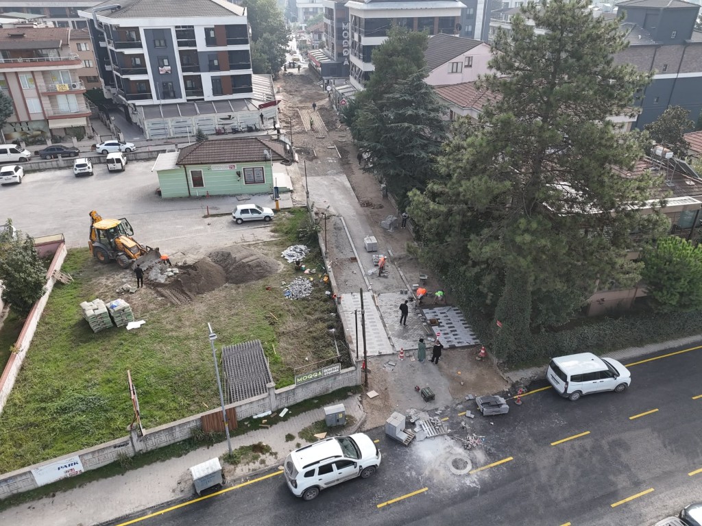 duzcede-300-metrelik-yesil-yol-icin-calismalar-basladi-iki-park-baglanacak-11-061319