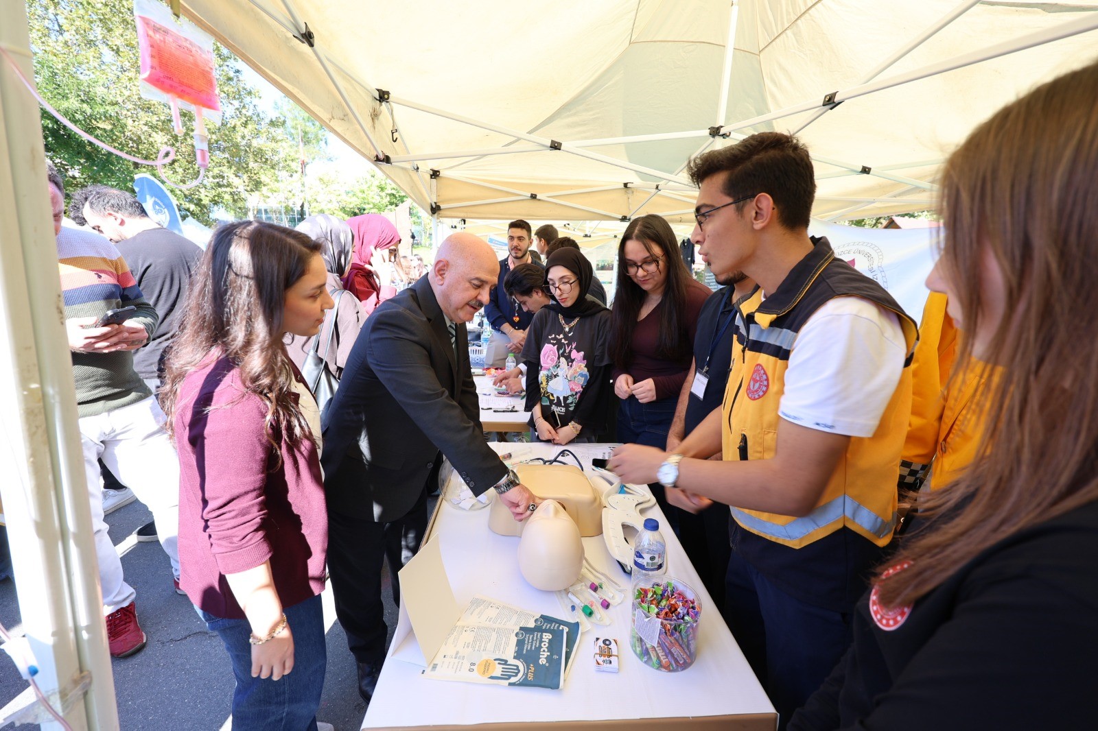 duzce-universitesinde-5-gunluk-kampus-coskusu-sona-erdi-1-040459