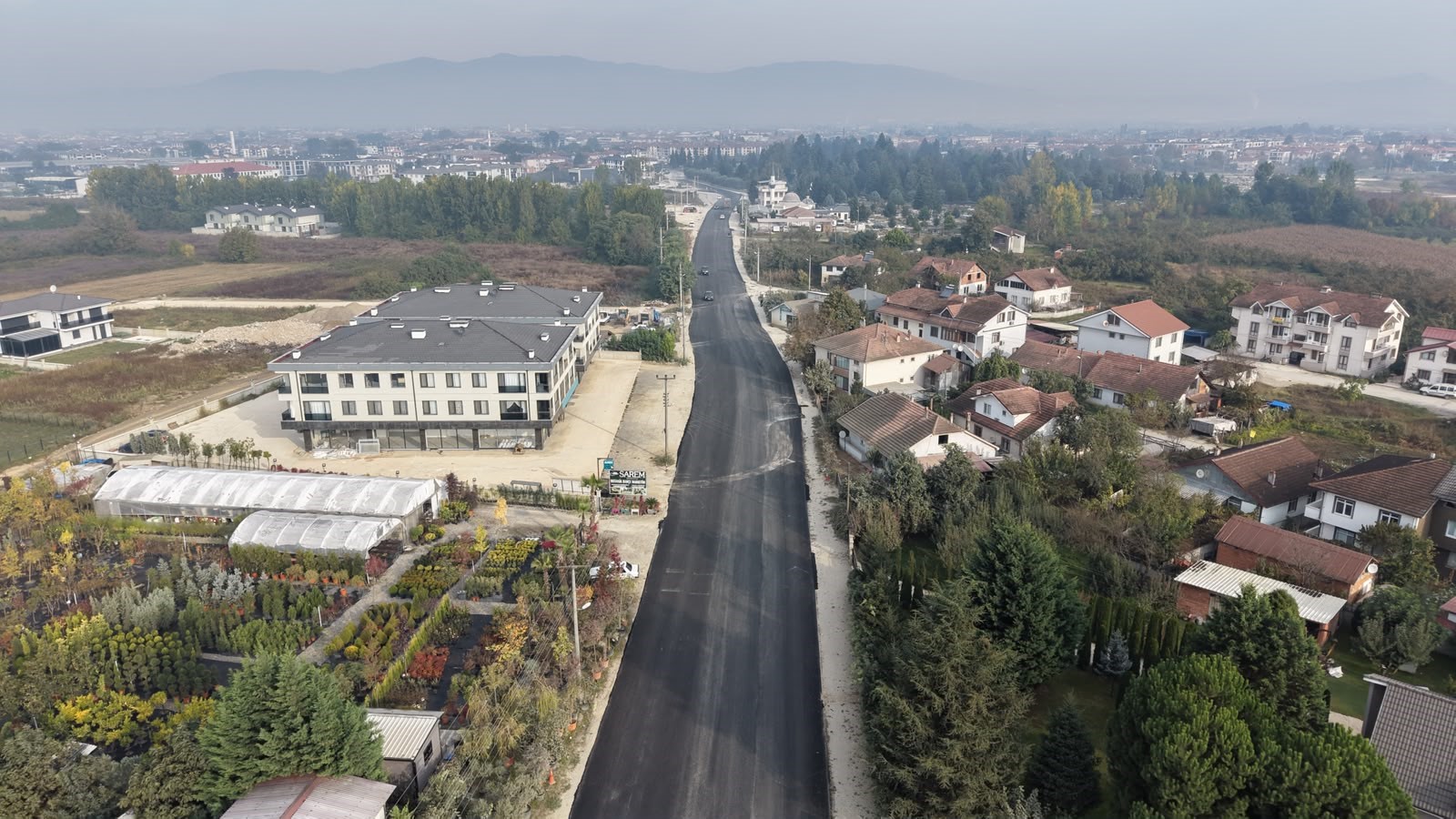 duzce-belediyesi-asfalt-calismalarinda-55-bin-tona-ulasildigini-acikladi-2-024652