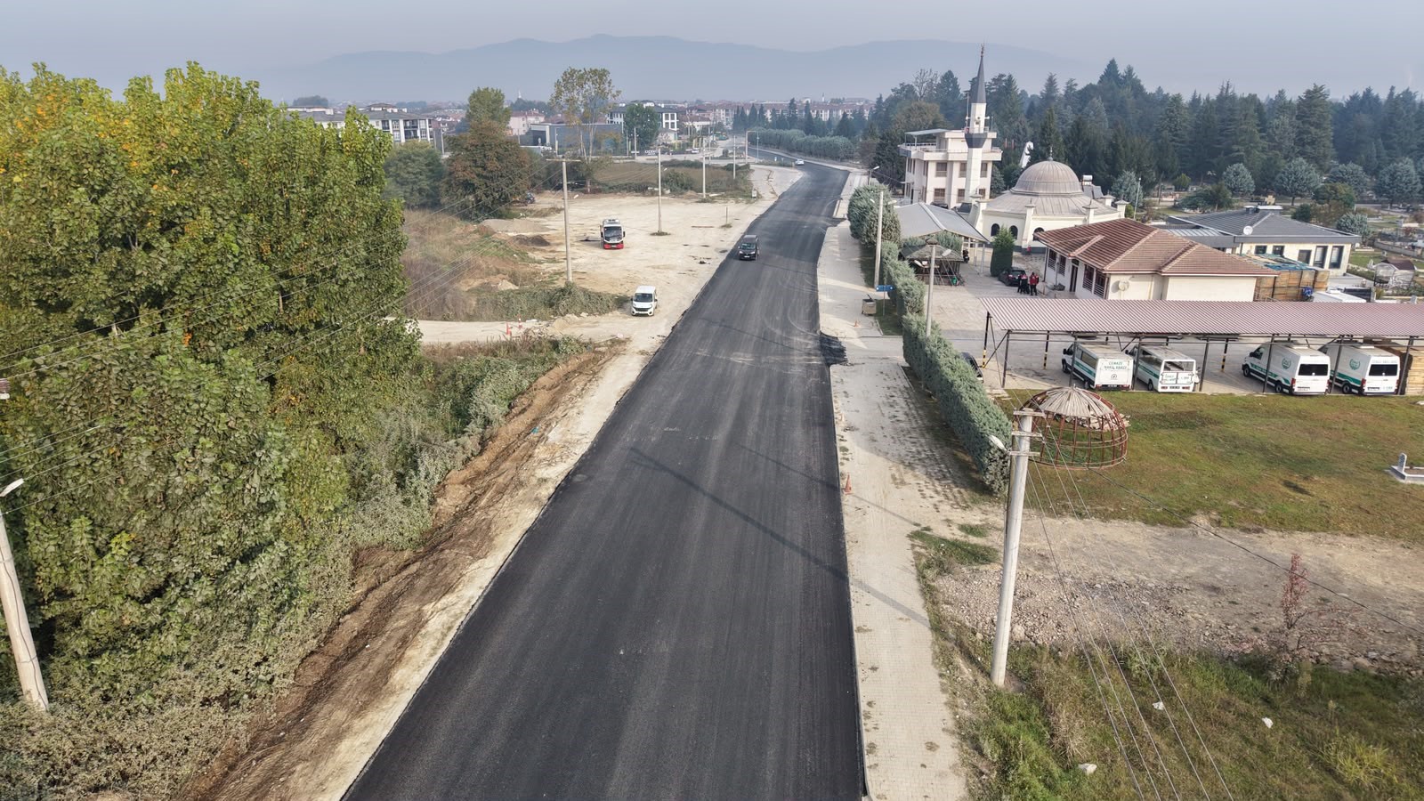 duzce-belediyesi-asfalt-calismalarinda-55-bin-tona-ulasildigini-acikladi-3-024653