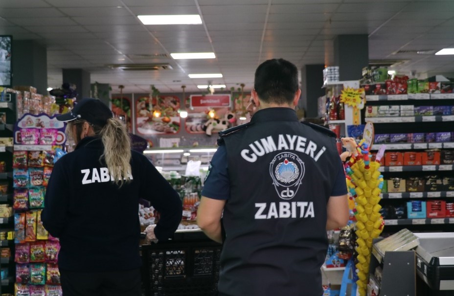 duzcede-market-denetiminde-uygunsuz-urunlere-el-konuldu-1-061054