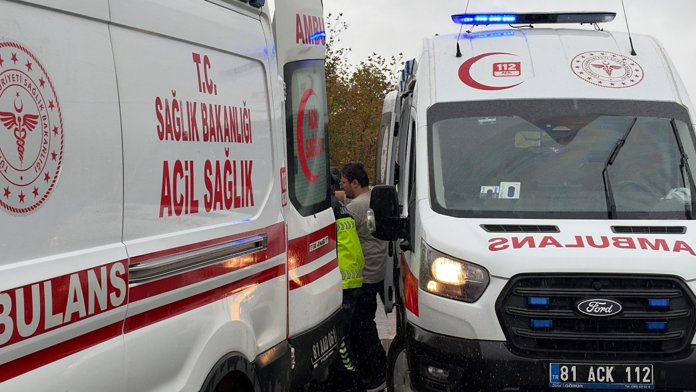 uskudar-belediye-baskan-vekili-dundar-ziya-gultekin-duzcede-kazada-yaralandi-9-025940