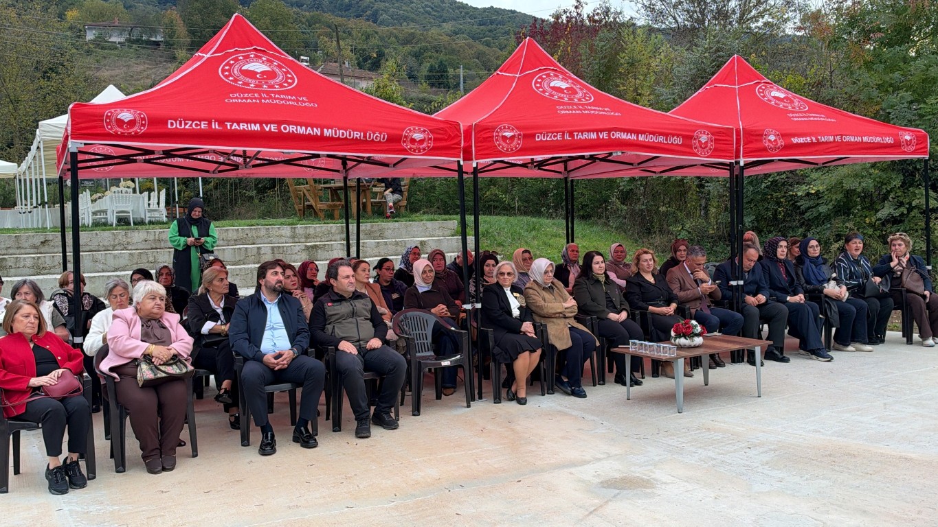77-yasindaki-emekli-ogretmen-duzcede-kadinlarla-kooperatif-kurdu-5-083358