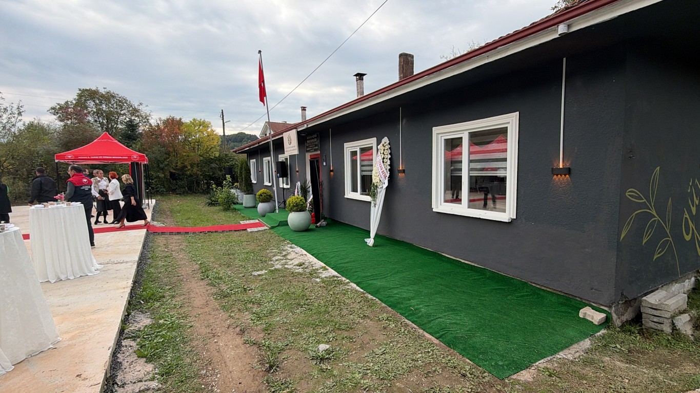 77-yasindaki-emekli-ogretmen-duzcede-kadinlarla-kooperatif-kurdu-6-083356